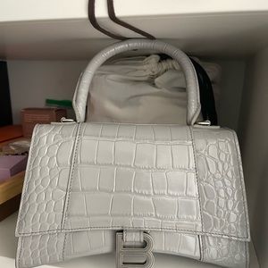 Hourglass Bag- Light Gray/Small Size